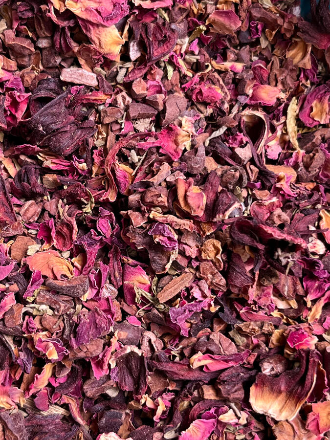 Heart Opener: Cacao nibs, Rose, Hibiscus and Damiana.